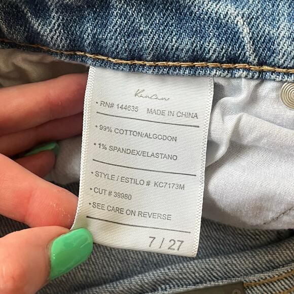 KanCan Light Wash Distressed Mom Jean Size 7 / 27 - Picture 4 of 12